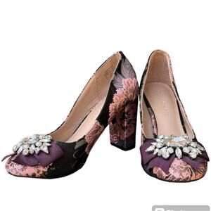 Kelley & Katie Floral Chunky Heel Pumps with Rhinestones on Front Bows size 7